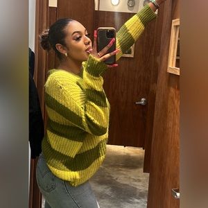 Meet your Posher, Aquira